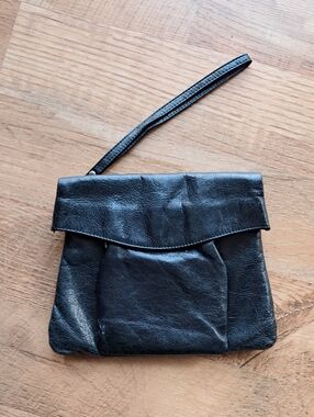 Hobo Black Leather Wristlet Clutch - Classic Women’s Bag